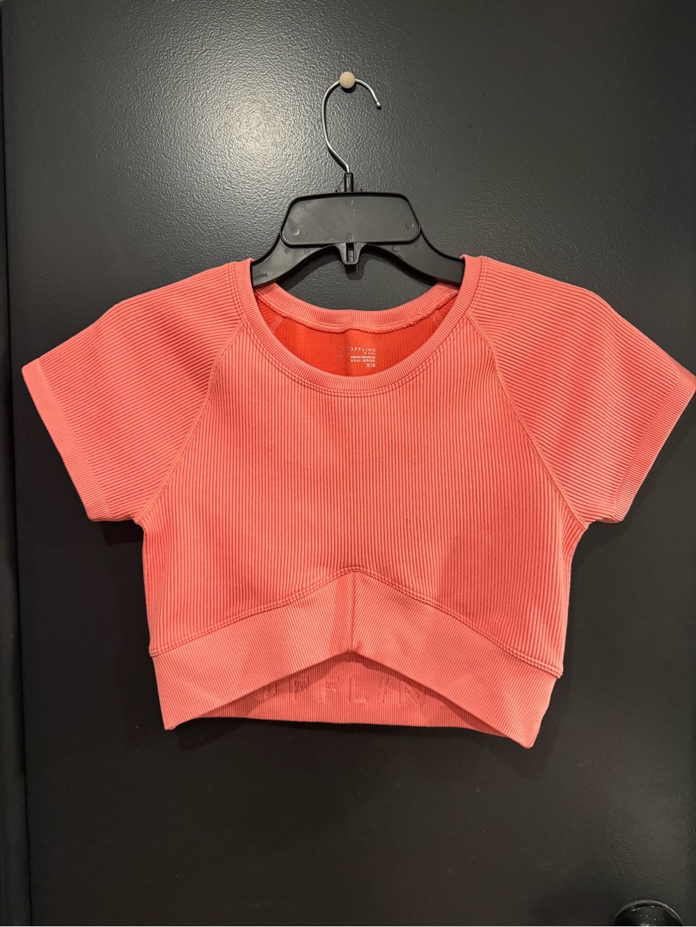 Offline by Aerie Seamless V-Front Cropped Coral Ribbed Tee